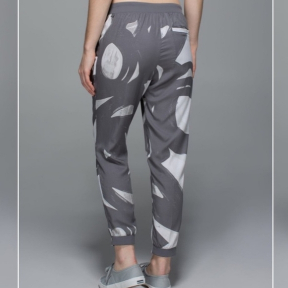Lululemon Back Spin Stroke White Slate / Slate

 City Jogger Size M - Picture 2 of 12